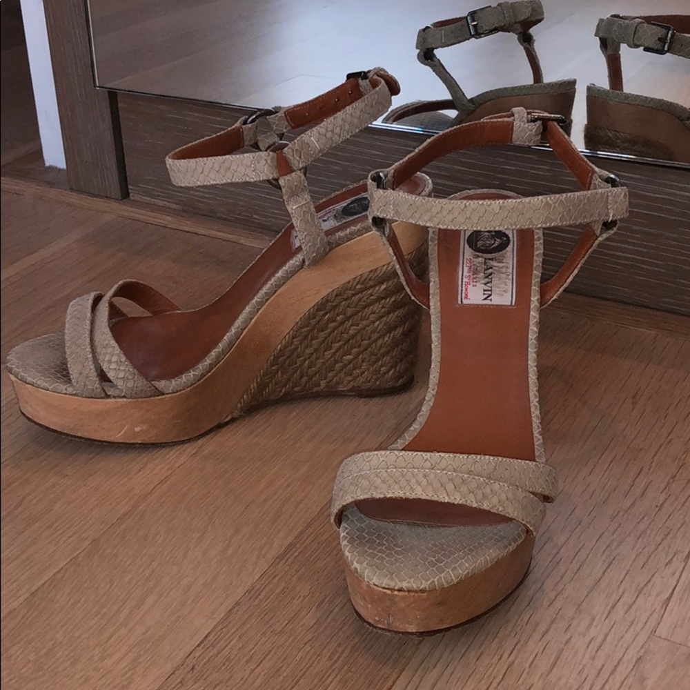 Lanvin platform sandal with skin imprint detail